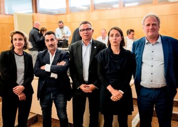 Jours fériés travaillés, assurance chômage : les syndicats en lutte contre François Bayrou