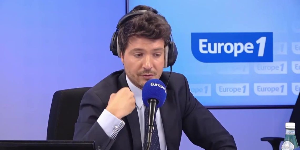 Eliot Deval et vous – Grève des contrôleurs aériens : «Je ne céderai pas à leurs revendications», affirme le ministre des Transports