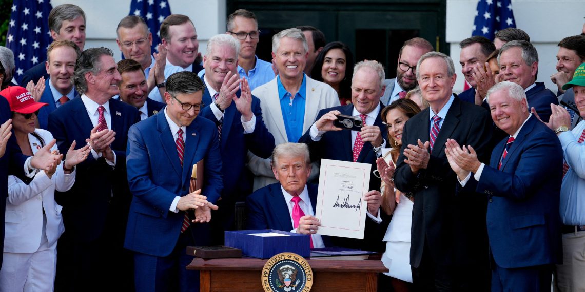 Baisse d’impôts, coupes budgétaires… Les réformes économiques de Trump boostent les classes moyennes