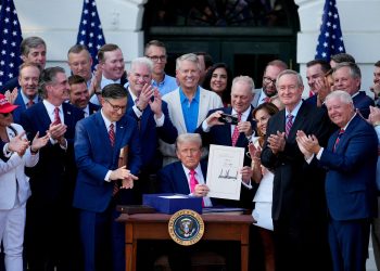 Baisse d’impôts, coupes budgétaires… Les réformes économiques de Trump boostent les classes moyennes