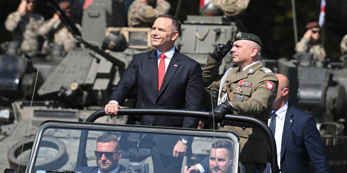 Varsovie se convertit au trumpisme, le tatouage polémique de Delogu … Les coulisses du JDNews