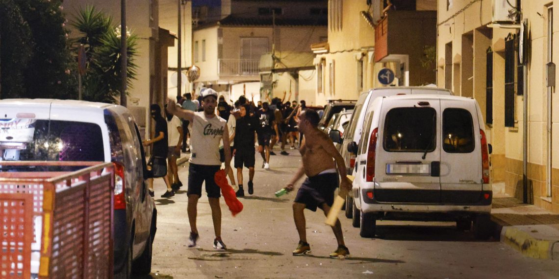 Violences liées à l’immigration : les Espagnols ne veulent plus se taire