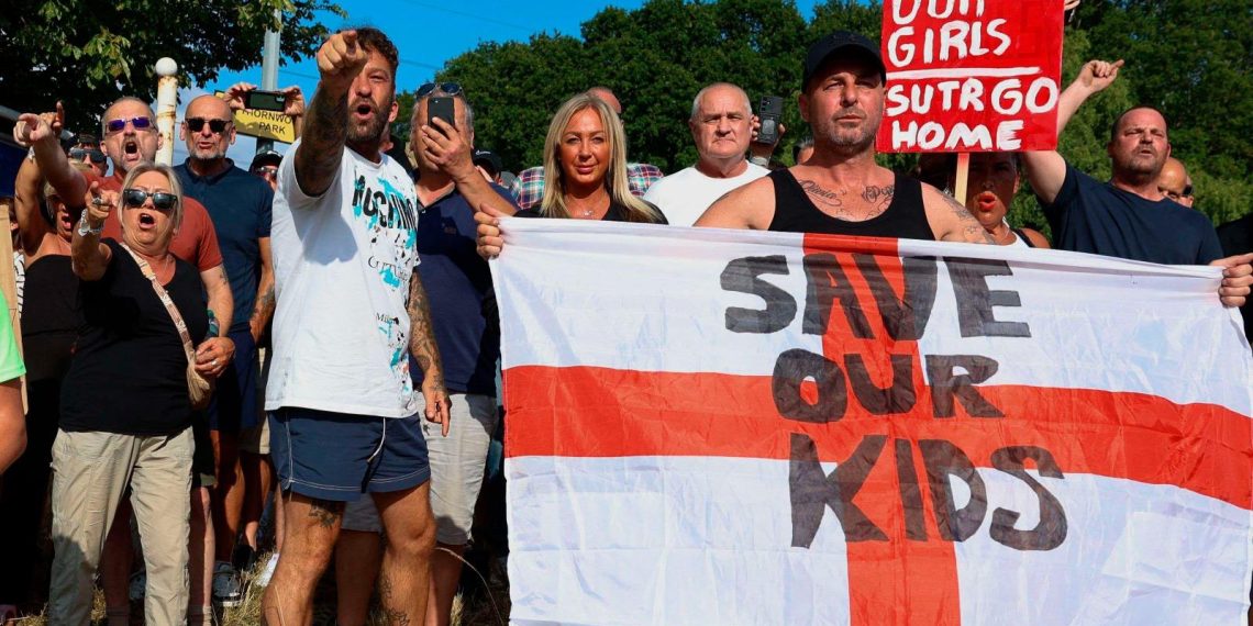 Immigration hors de contrôle : la colère des Britanniques gronde dans la rue