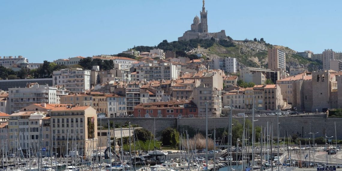 Airbnb : la mairie de Marseille s’attaque à des multipropriétaires pour réguler un marché de la location en tension