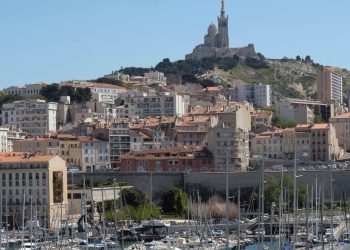 Airbnb : la mairie de Marseille s’attaque à des multipropriétaires pour réguler un marché de la location en tension