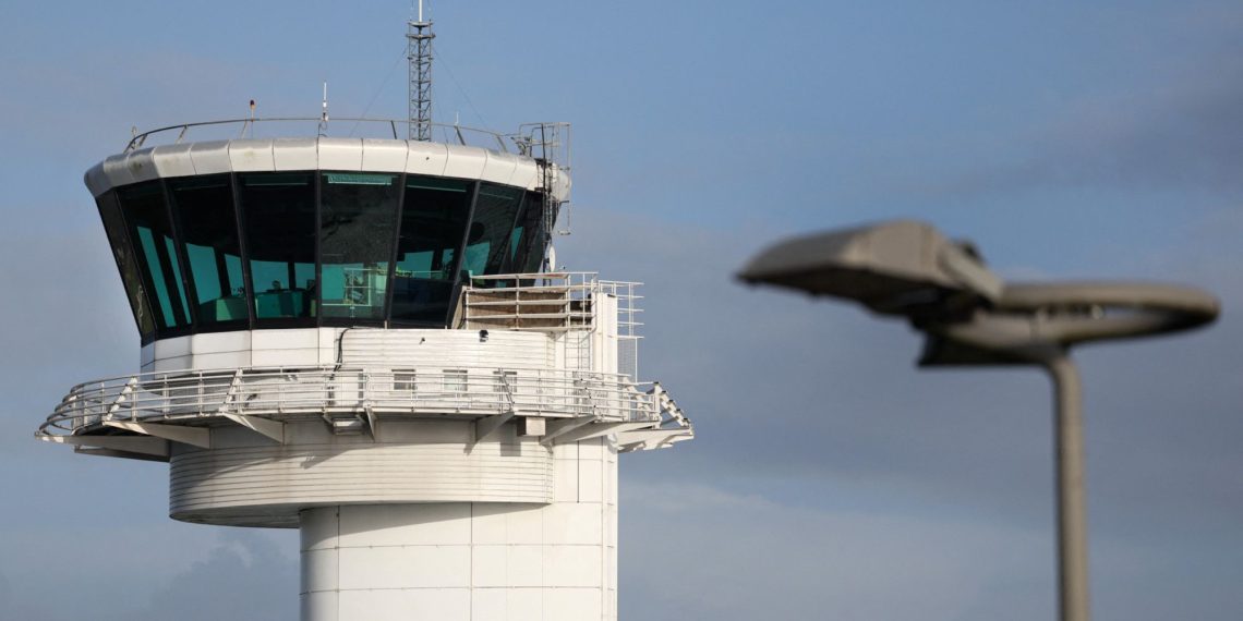 Un contrôleur aérien de Roissy-CDG suspendu pour avoir crié «Free Palestine» à un équipage de la compagnie israélienne El Al
