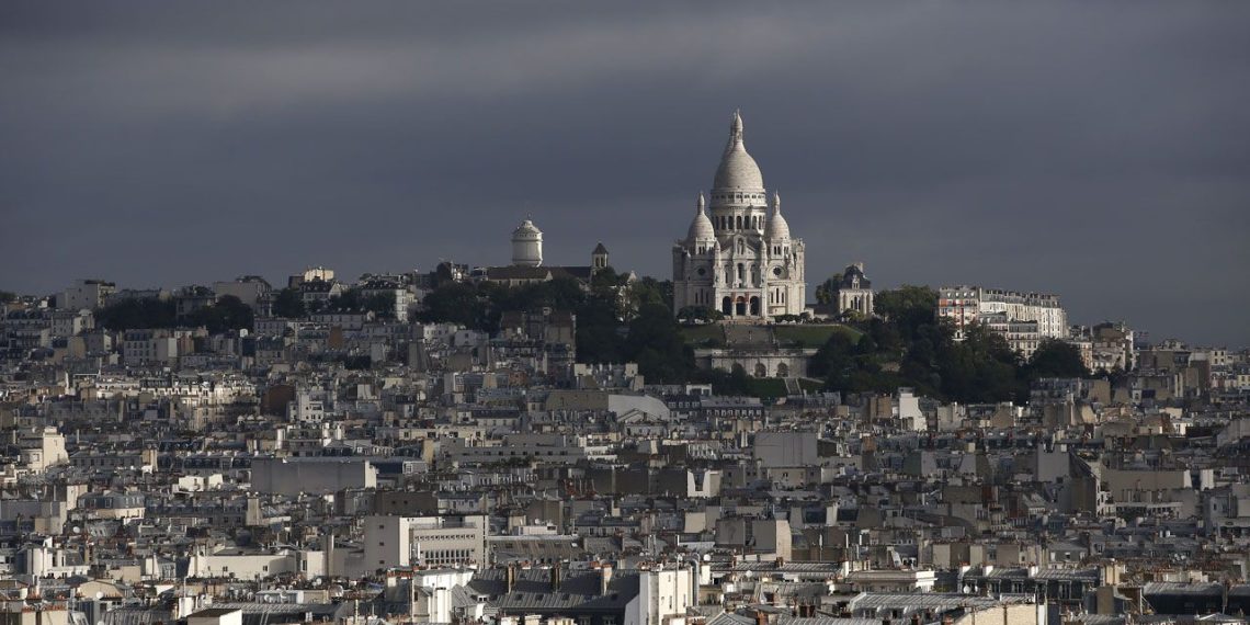 Sacré-Cœur : depuis 140 ans, des fidèles participent chaque nuit à un relais de prière