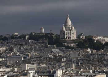 Sacré-Cœur : depuis 140 ans, des fidèles participent chaque nuit à un relais de prière