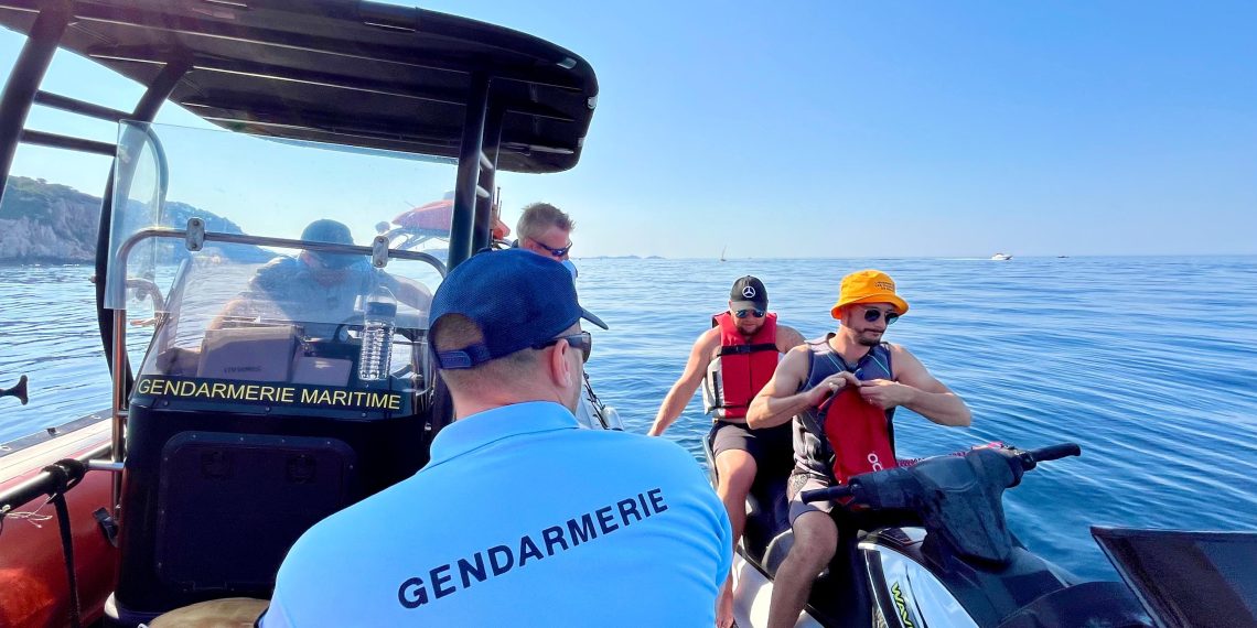 Var : immersion avec la gendarmerie au large de la Méditerranée
