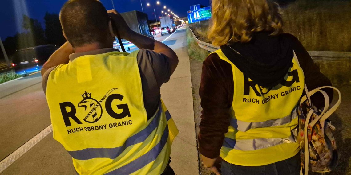 «Si nécessaire, nous nous battrons» : en Pologne, des citoyens montent la garde à la frontière