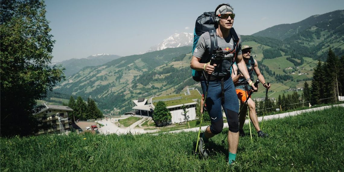 Face à des touristes prêts à tout pour une bonne photo, les secouristes de montagne sont débordés
