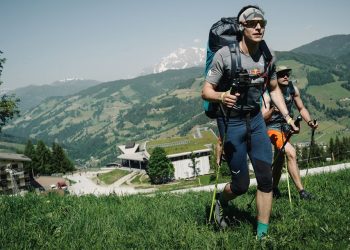 Face à des touristes prêts à tout pour une bonne photo, les secouristes de montagne sont débordés