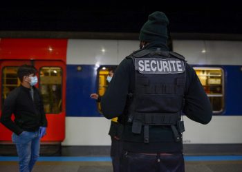 Neuf points de suture et 27 jours d’arrêt : une jeune femme tabassée pour une tenue jugée trop courte dans une gare des Yvelines