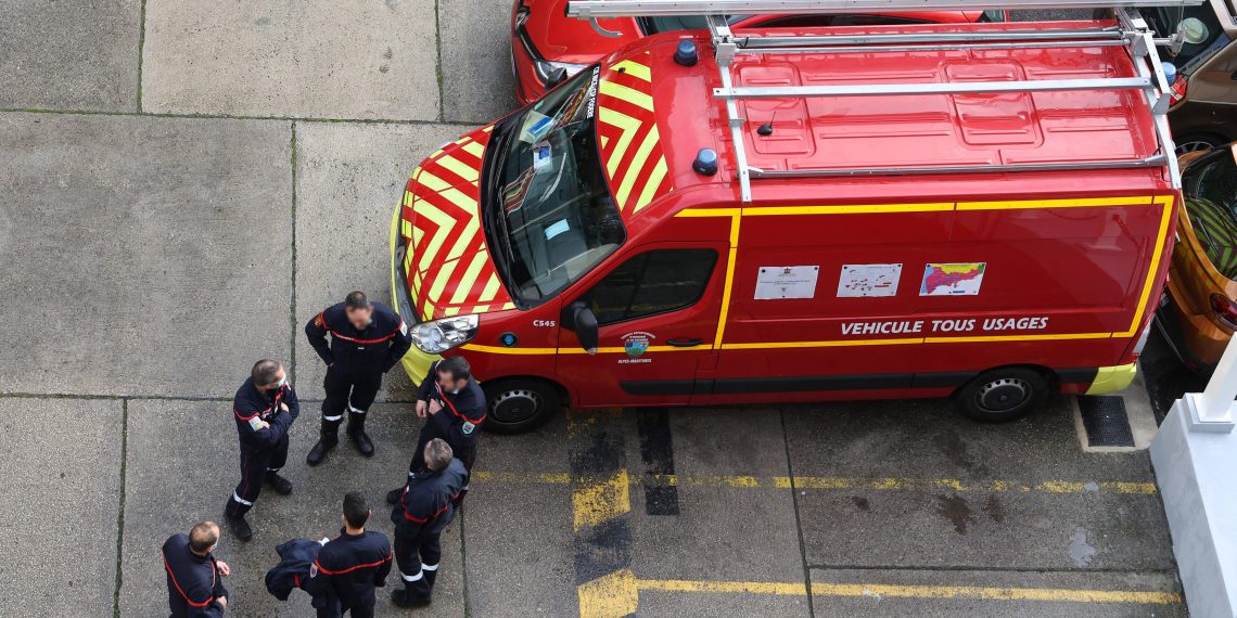 «Des violences intolérables» : à Grigny, un camion de pompiers transportant une victime essuie des jets de pierre