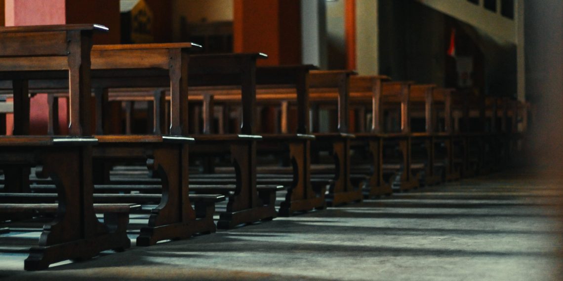 «Approchez-vous, je vous tue !» : un homme armé saccage des églises de Seine-Saint-Denis et profère des menaces