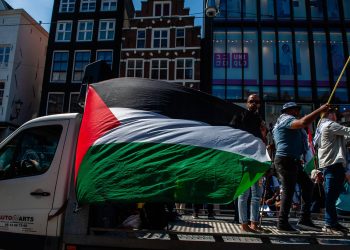 Amsterdam : le monument national aux morts vandalisé par un activiste propalestinien