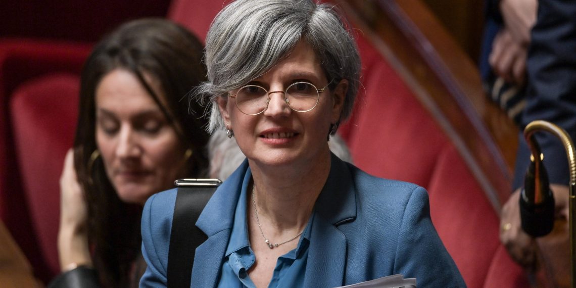Bretagne : des agriculteurs organisent un barbecue géant contre la résidence secondaire de Sandrine Rousseau