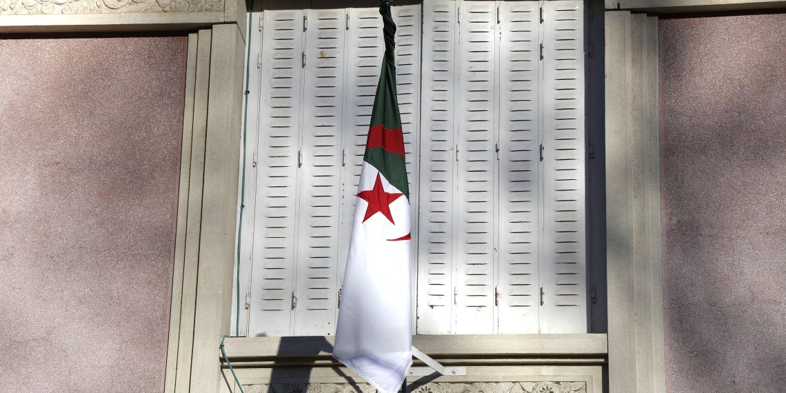 Crise diplomatique : l’Algérie met fin à la gratuité des biens prêtés à l’ambassade de France