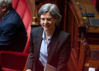 «Menace masculiniste» : Sandrine Rousseau répond aux agriculteurs en colère contre sa résidence secondaire
