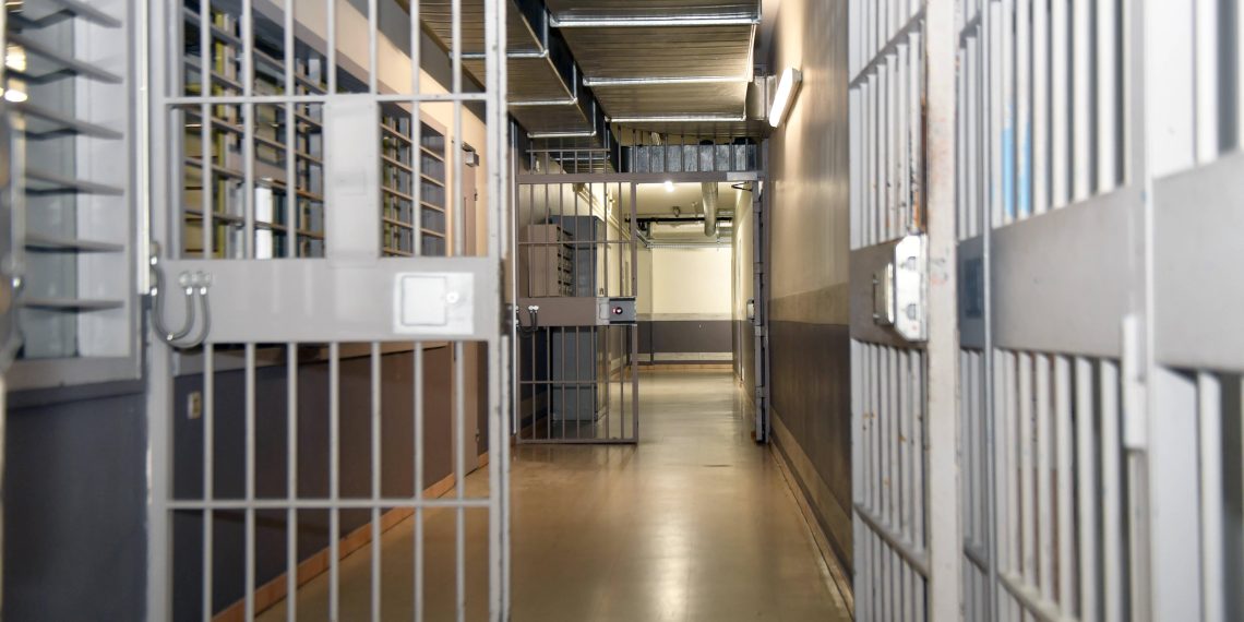 Allemagne : un néonazi change de sexe à l’état civil pour purger sa peine dans une prison pour femmes