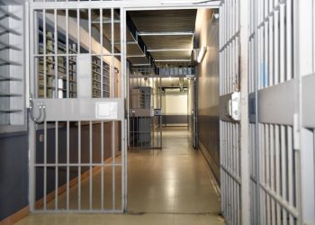 Allemagne : un néonazi change de sexe à l’état civil pour purger sa peine dans une prison pour femmes