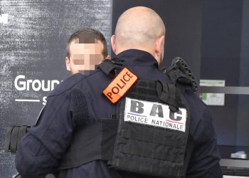 Paris : deux policiers de la BAC attaqués à l’arme blanche, deux individus dont un clandestin interpellés
