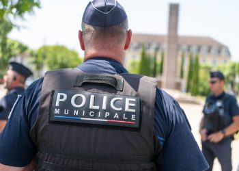 Mandelieu : une octogénaire agressée chez elle pour ses bijoux de luxe