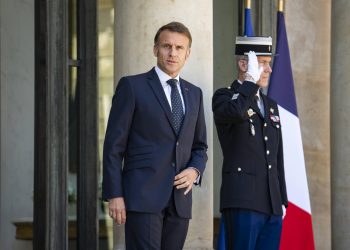Crise avec l’Algérie : Macron exige du gouvernement « une approche de plus grande fermeté »