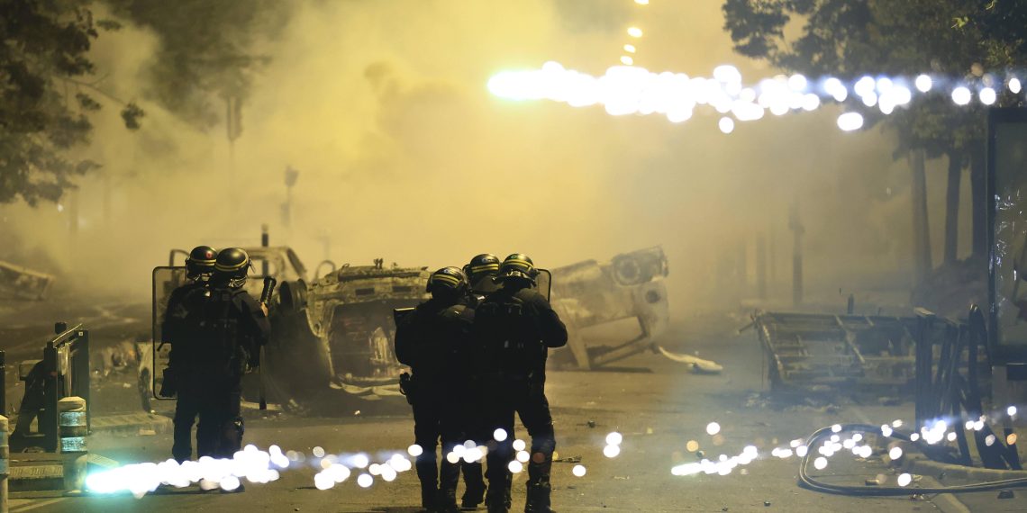 «Risque de guerre civile» : la sombre prédiction d’un professeur du King’s College de Londres pour la France