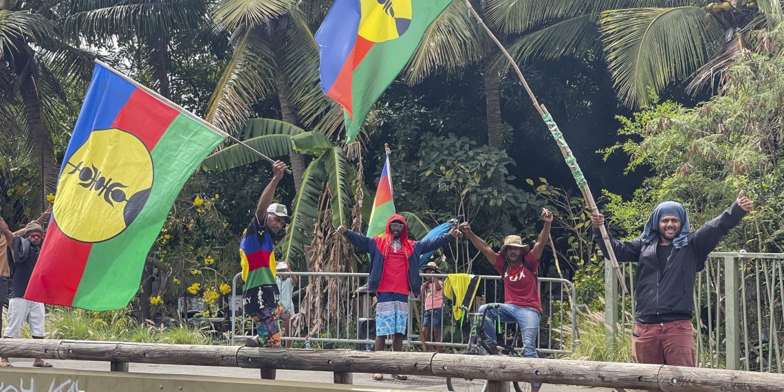 Nouvelle-Calédonie : les indépendantistes du FLNKS rejettent l’accord de Bougival