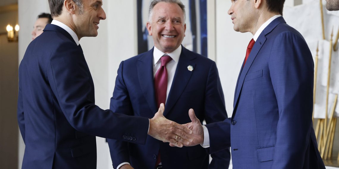 Gaza : le chef de la diplomatie américaine accuse Emmanuel Macron d’avoir torpillé un accord de paix Israël-Hamas