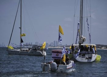 Otages israéliens : une flottille rassemblant des familles de captifs en route pour Gaza