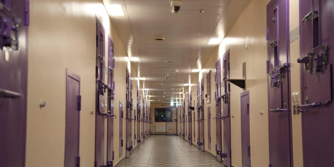 «La goutte d’eau qui fait déborder le vase» : les détenus d’une prison belge refusent de regagner leurs cellules après une panne de télévision