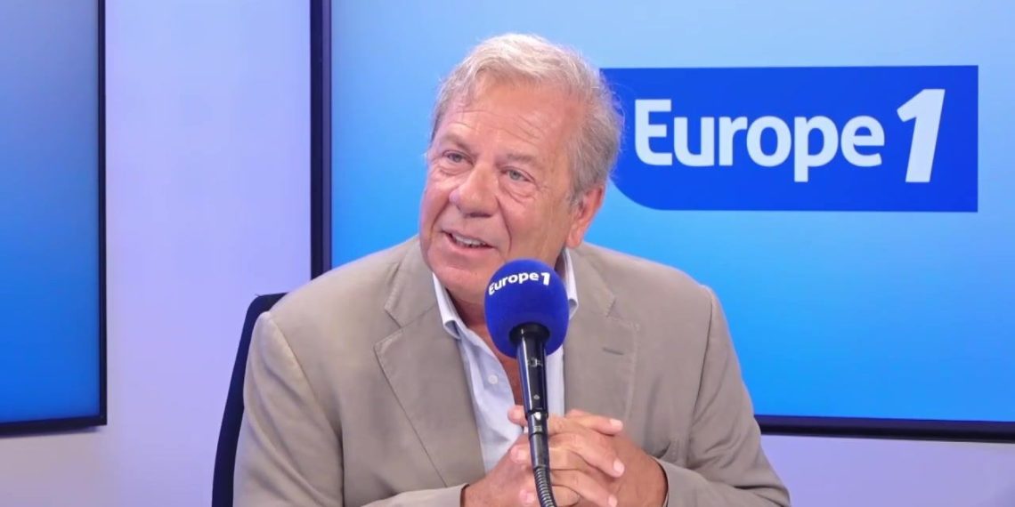 Addiction au téléphone portable : «Il y a une prise de conscience» chez les collégiens, rapporte Philippe Coléon