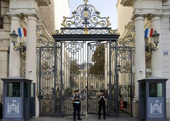 «Je suis antisémite et alors ?» : Beauvau congédie un alternant pour des propos racistes et anti-France