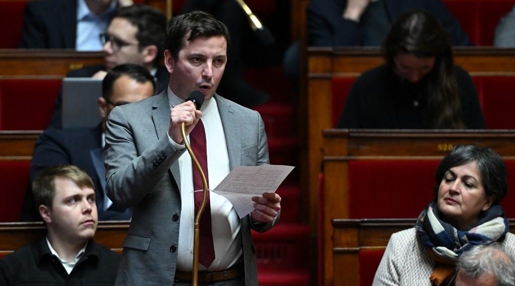 «La France soumise» : la propagande pro-Chine de LFI fait scandale