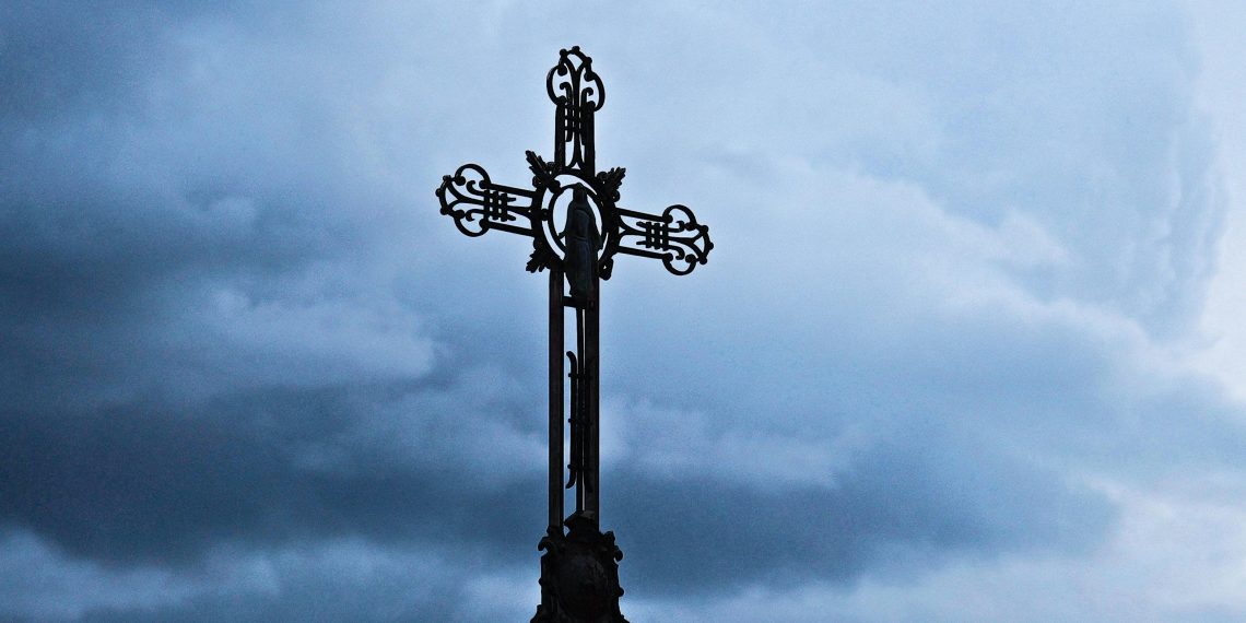 Croix arrachée à Nice : une attaque contre nos racines