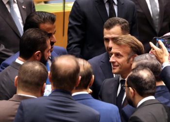 «Jamais la France n’était tombée si bas» : la poignée de main entre Macron et le président syrien à l’ONU fait scandale