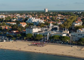 «L’instabilité politique crée une vraie panique» : à la «Plage des entrepreneurs» à Arcachon, des patrons inquiets