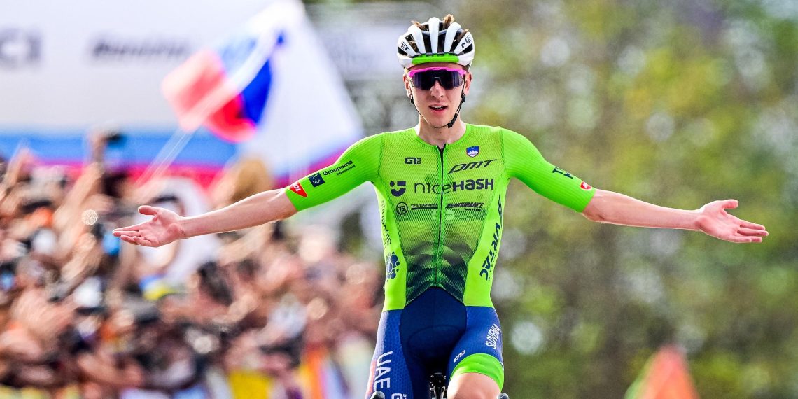 Cyclisme : Tadej Pogacar conserve son titre mondial après une nouvelle échappée de 100 kilomètres