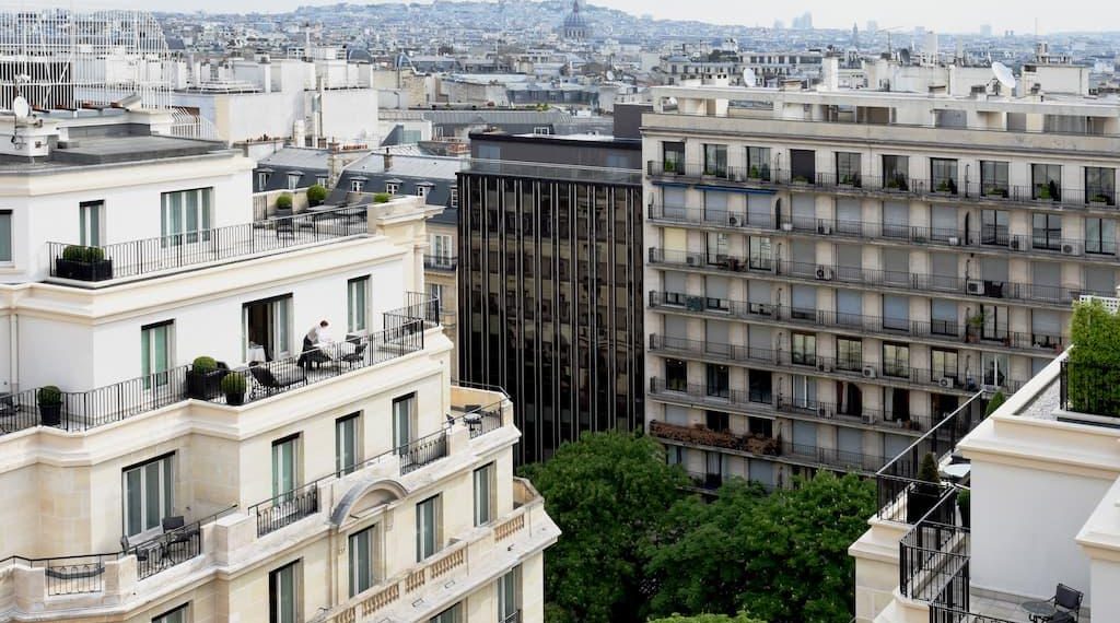 Paris : la coûteuse construction de logements sociaux luxueux dans le Triangle d’or fait scandale