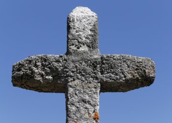 Vandalisme antichrétien : une croix vieille de trois siècles détruite à la masse dans les Pyrénées