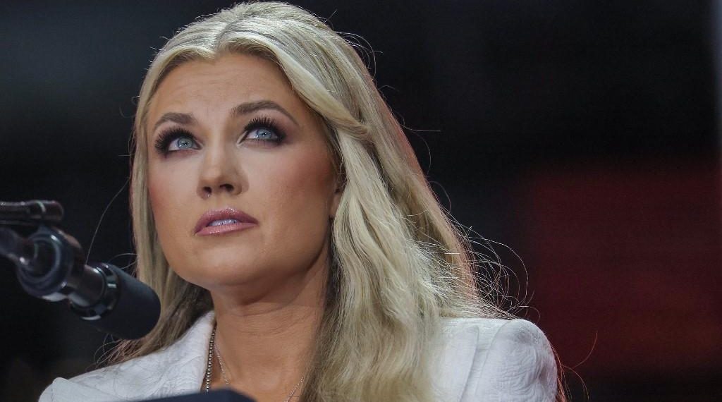 «La réponse à la haine n’est pas la haine» : le bouleversant discours d’Erika Kirk aux obsèques de son époux