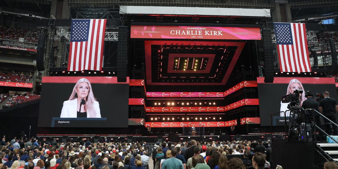 Les obsèques de Charlie Kirk comparées aux «grands rassemblements nazis» sur le plateau de France 5