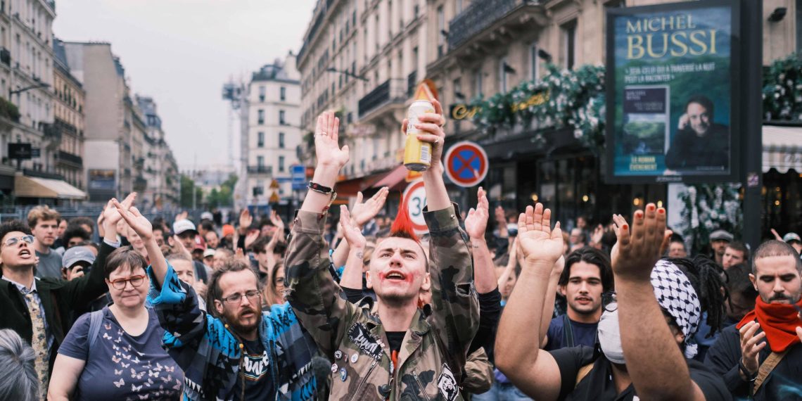 De la contestation fiscale à la révolution politique en 2027 ?