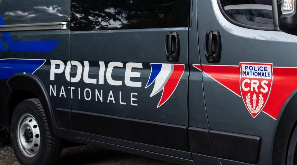 Aube : un motard de 16 ans percute un véhicule de CRS après un refus d’obtempérer