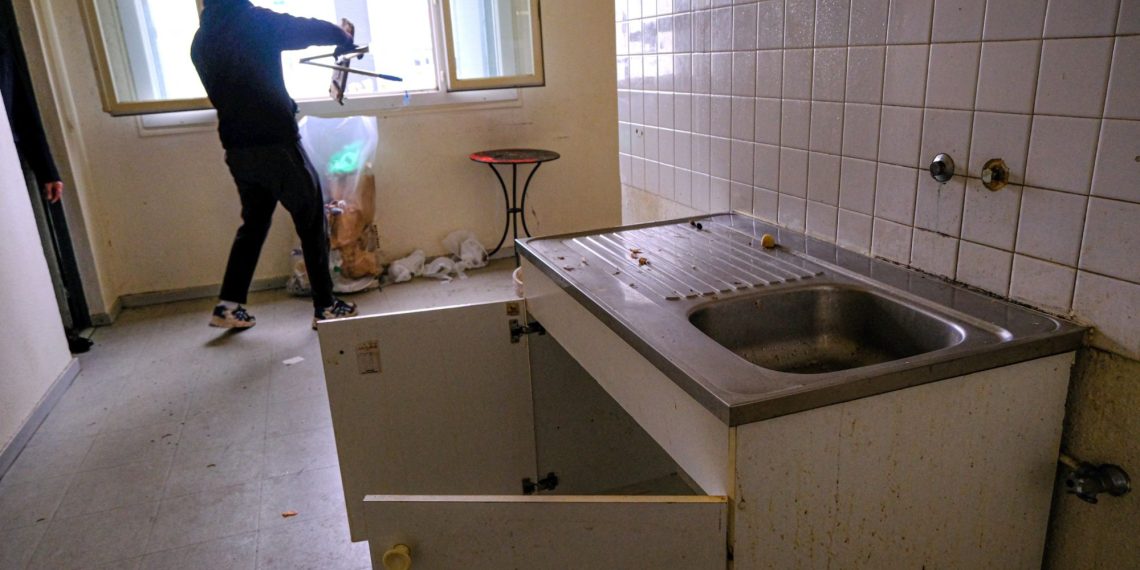 Logement : les propriétaires mal protégés face aux squatteurs à cause d’une faille juridique