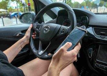 Le préfet des Landes veut suspendre le permis des automobilistes pris en train de téléphoner au volant