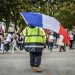 Comment l’extrême gauche a imposé la haine du drapeau français dans les manifestations