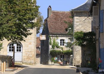 «On va prendre des talkie-walkies et patrouiller» : face aux cambriolages, des habitants d’un village du Lot se mobilisent